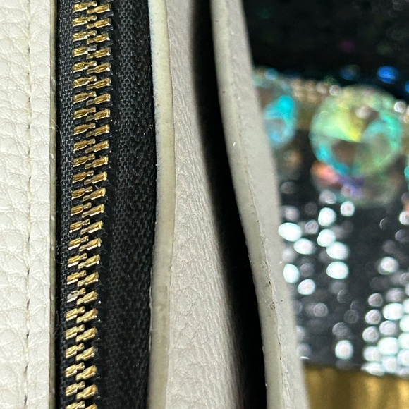 Kenzie Creme Pebbled Leather Double Zip Guitar Strap Crossbody Approx 8x4.5 x 3 - Picture 8 of 17